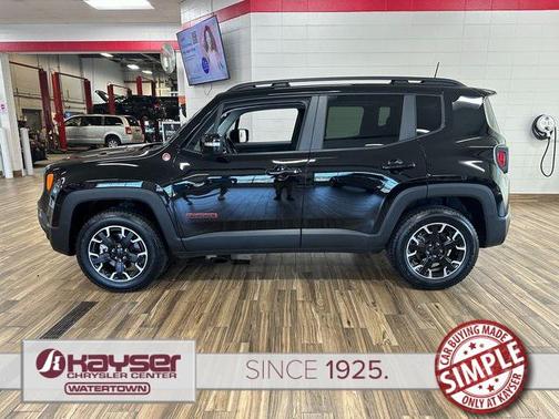 2023 Jeep Renegade Trailhawk