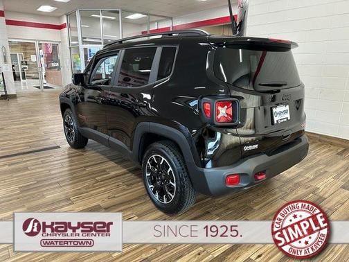 2023 Jeep Renegade Trailhawk