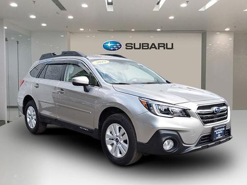 Tungsten Metallic 2019 Subaru Outback 2.5i Premium