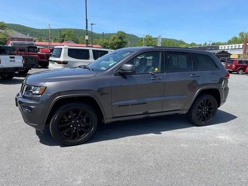 Photo 1 of 52 of 2020 Jeep Grand Cherokee Altitude