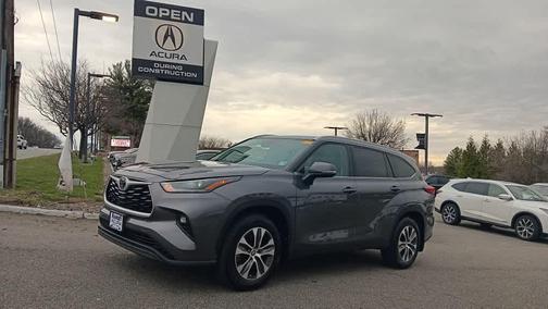 2022 Toyota Highlander XLE