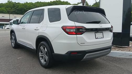 Platinum White Pearl 2024 Honda Pilot EX-L 7 Passenger