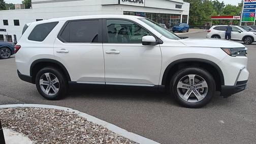 Platinum White Pearl 2024 Honda Pilot EX-L 7 Passenger