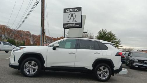 2022 Toyota RAV4 XLE