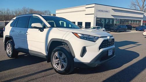 2022 Toyota RAV4 XLE