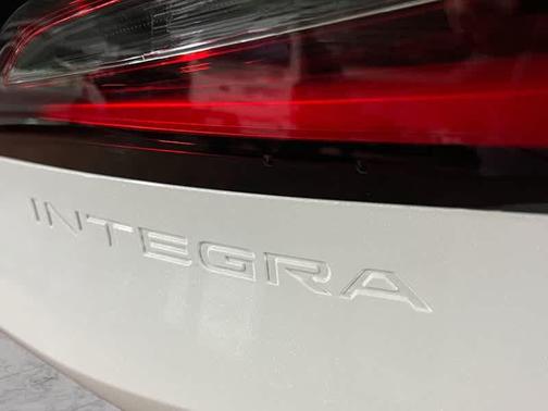 Platinum White Pearl 2026 Acura Integra FWD