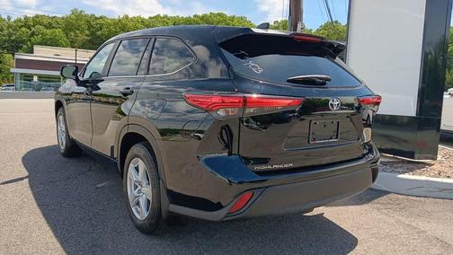 Midnight Black Metallic 2023 Toyota Highlander L