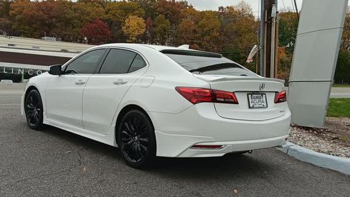 2017 Acura TLX w/Technology Package