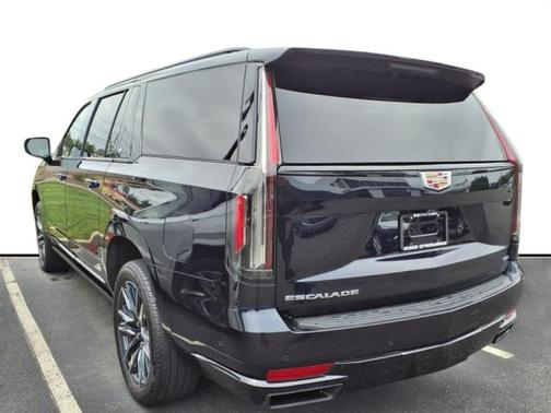 2023 Cadillac Escalade ESV Sport Platinum