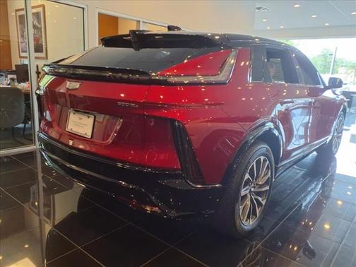 2025 Cadillac LYRIQ Sport 2