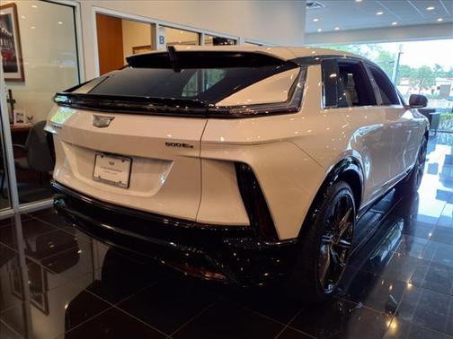 2024 Cadillac LYRIQ Sport 3