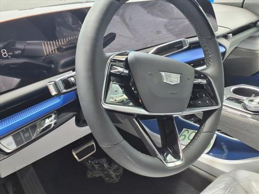 2025 Cadillac OPTIQ Luxury 1