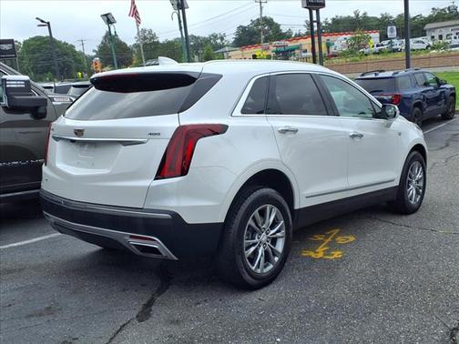 2022 Cadillac XT5 Premium Luxury