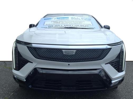 2025 Cadillac OPTIQ Luxury 1 AWD
