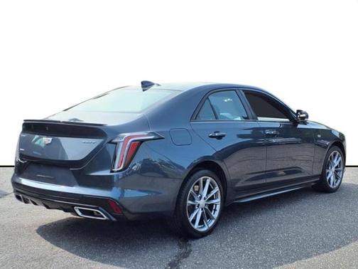 2022 Cadillac CT4 NA