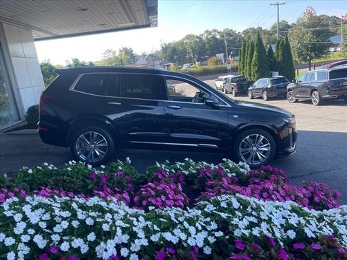 2022 Cadillac XT6 NA