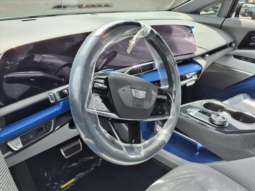 2025 Cadillac OPTIQ Luxury 1 AWD