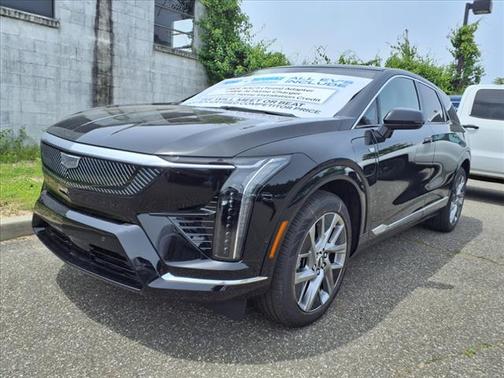 2025 Cadillac OPTIQ Luxury 2