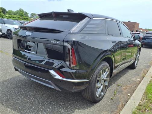 2025 Cadillac OPTIQ Luxury 2