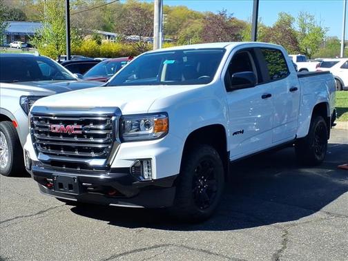 Summit White Gaz 2022 GMC Canyon AT4