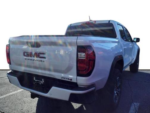 2023 GMC Canyon Base