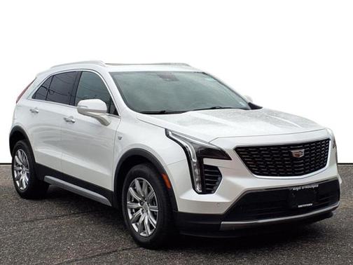 2022 Cadillac XT4 Premium Luxury