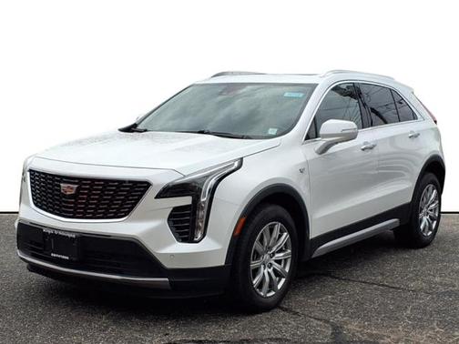 2022 Cadillac XT4 Premium Luxury