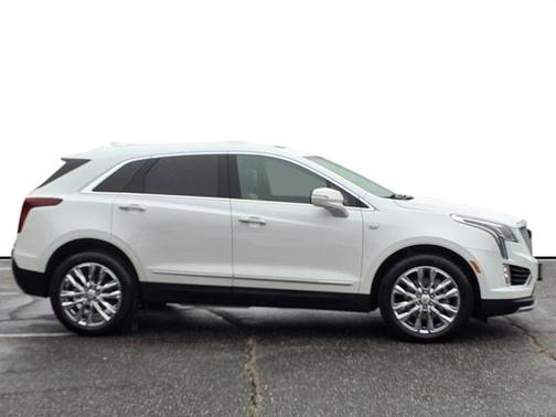 2022 Cadillac XT5 Premium Luxury