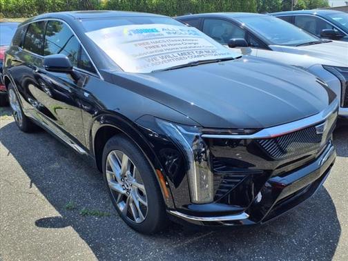 2025 Cadillac OPTIQ Luxury 1