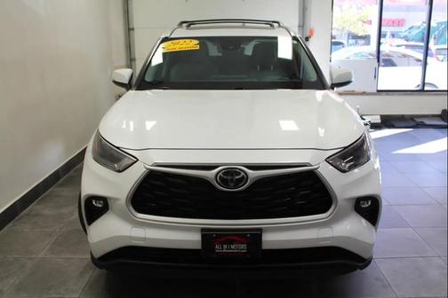 Wind Chill Pearl 2022 Toyota Highlander XLE