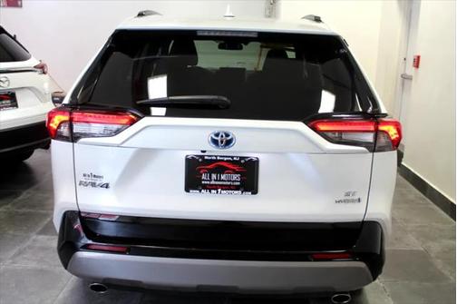 2024 Toyota RAV4 Hybrid SE