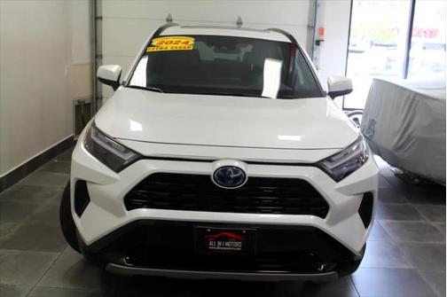 2024 Toyota RAV4 Hybrid SE