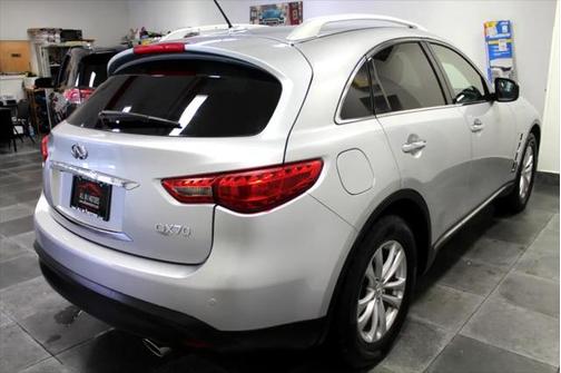 2017 INFINITI QX70 Base