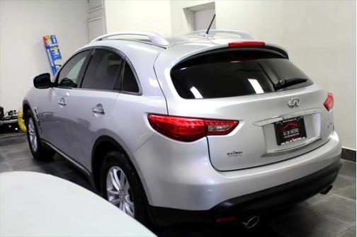 2017 INFINITI QX70 Base