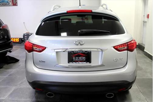 2017 INFINITI QX70 Base