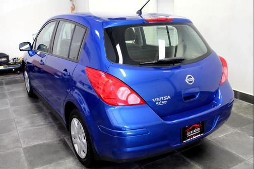 2011 Nissan Versa 1.8 S