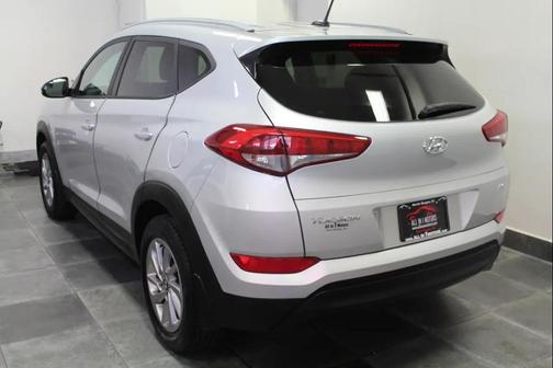 Chromium Silver 2016 Hyundai TUCSON SE