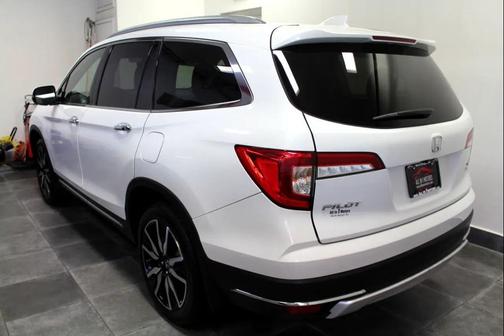 2022 Honda Pilot Touring 8-Passenger