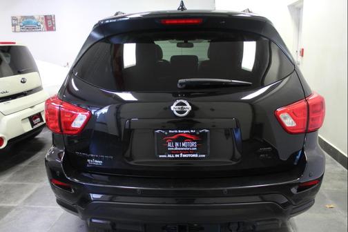 2019 Nissan Pathfinder SL