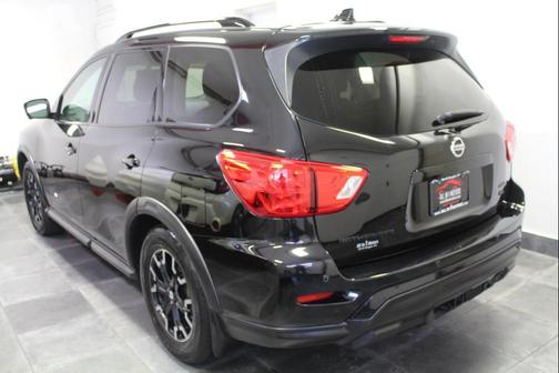 2019 Nissan Pathfinder SL