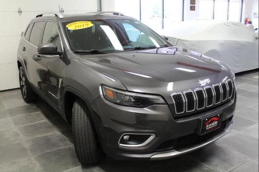 Granite Crystal Metallic Clearcoat 2019 Jeep Cherokee Limited