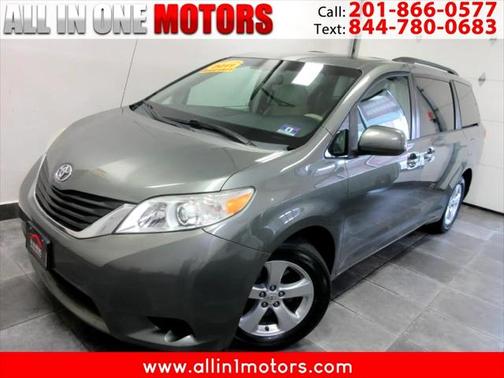 2011 Toyota Sienna LE