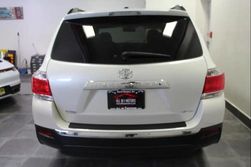 Blizzard Pearl 2012 Toyota Highlander Base