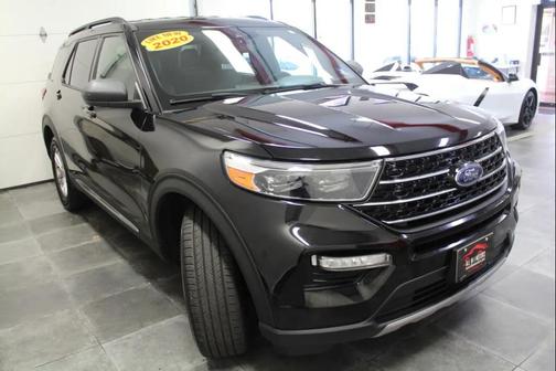 Agate Black Metallic 2020 Ford Explorer XLT
