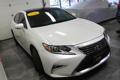 Pearl White 2016 Lexus ES 350 Base