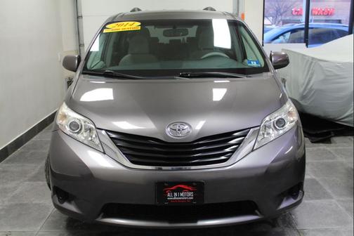 2014 Toyota Sienna LE