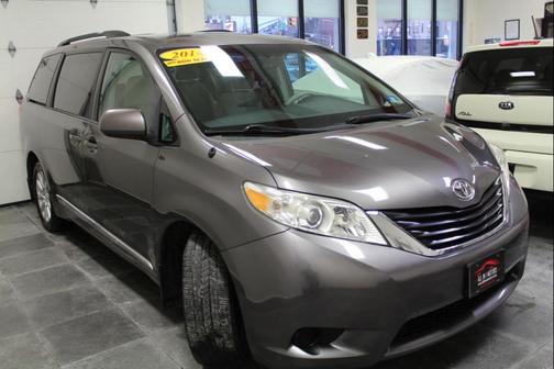 2014 Toyota Sienna LE