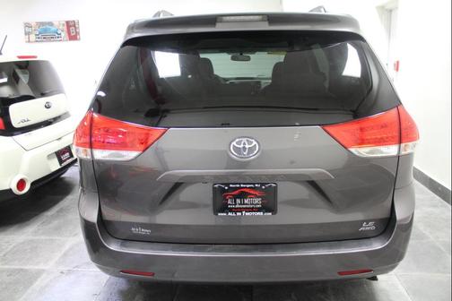 2014 Toyota Sienna LE