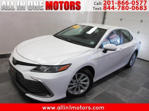 2022 Toyota Camry LE