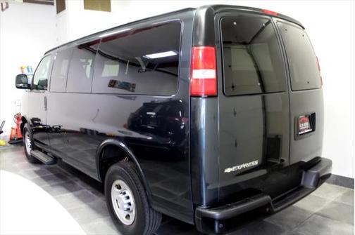 2017 Chevrolet Express 3500 LS